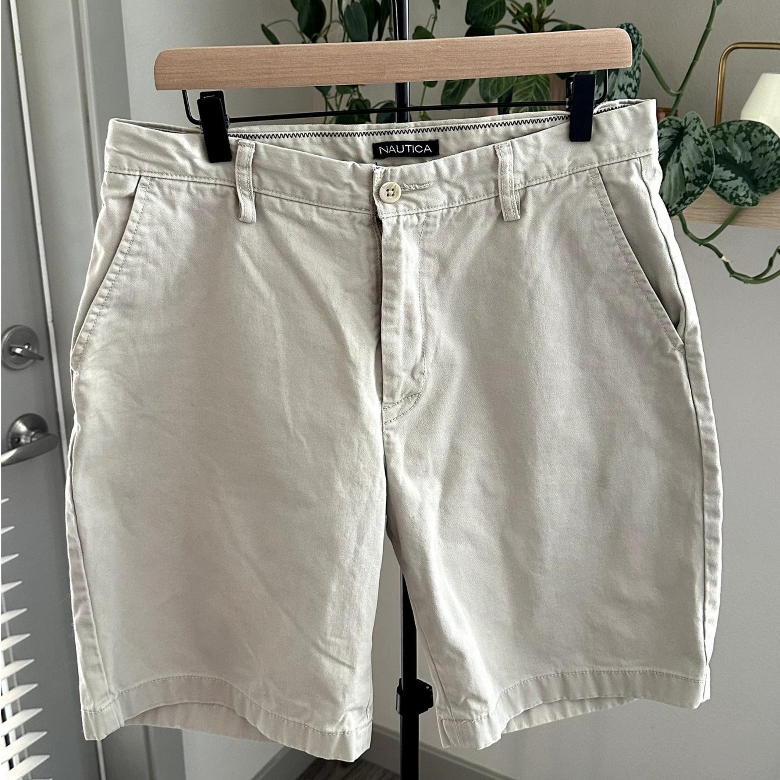 Nautica Men's Shorts Classic Fit Light Beige Size 32