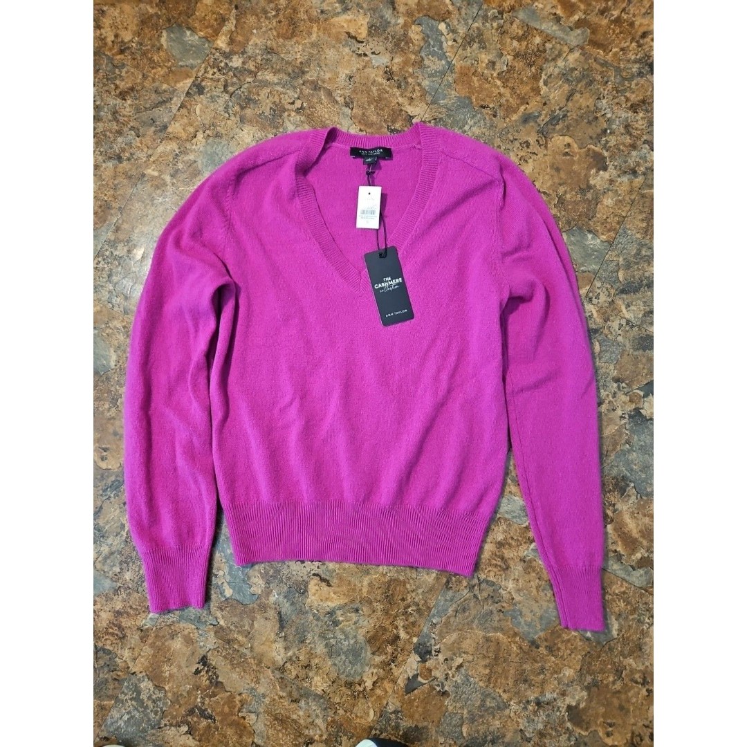 NWT Ann Taylor Collection 100% Cashmere Purple?Sweater Small