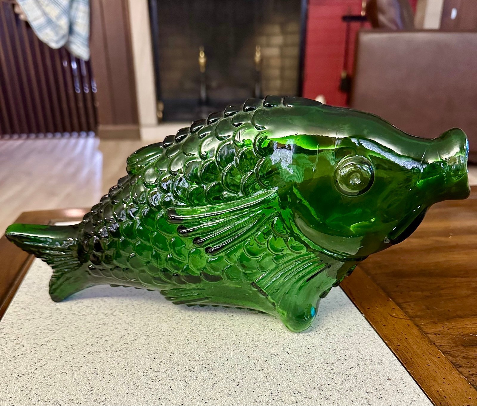 Vtg Emerald Green Glass Fish Decanter