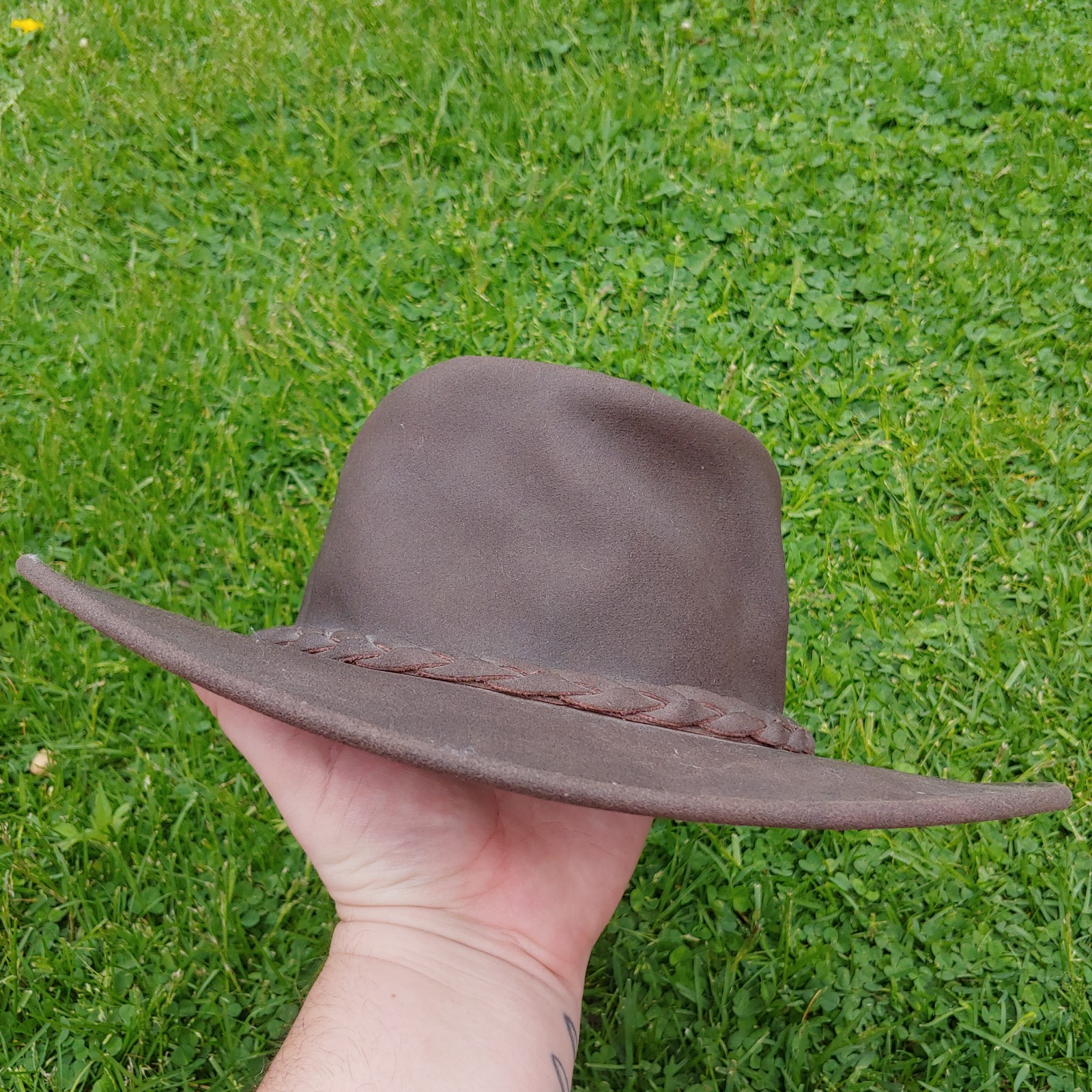 Minnetonka dark brown leather the fold up Hat mens unisex medium DISCONTINUED