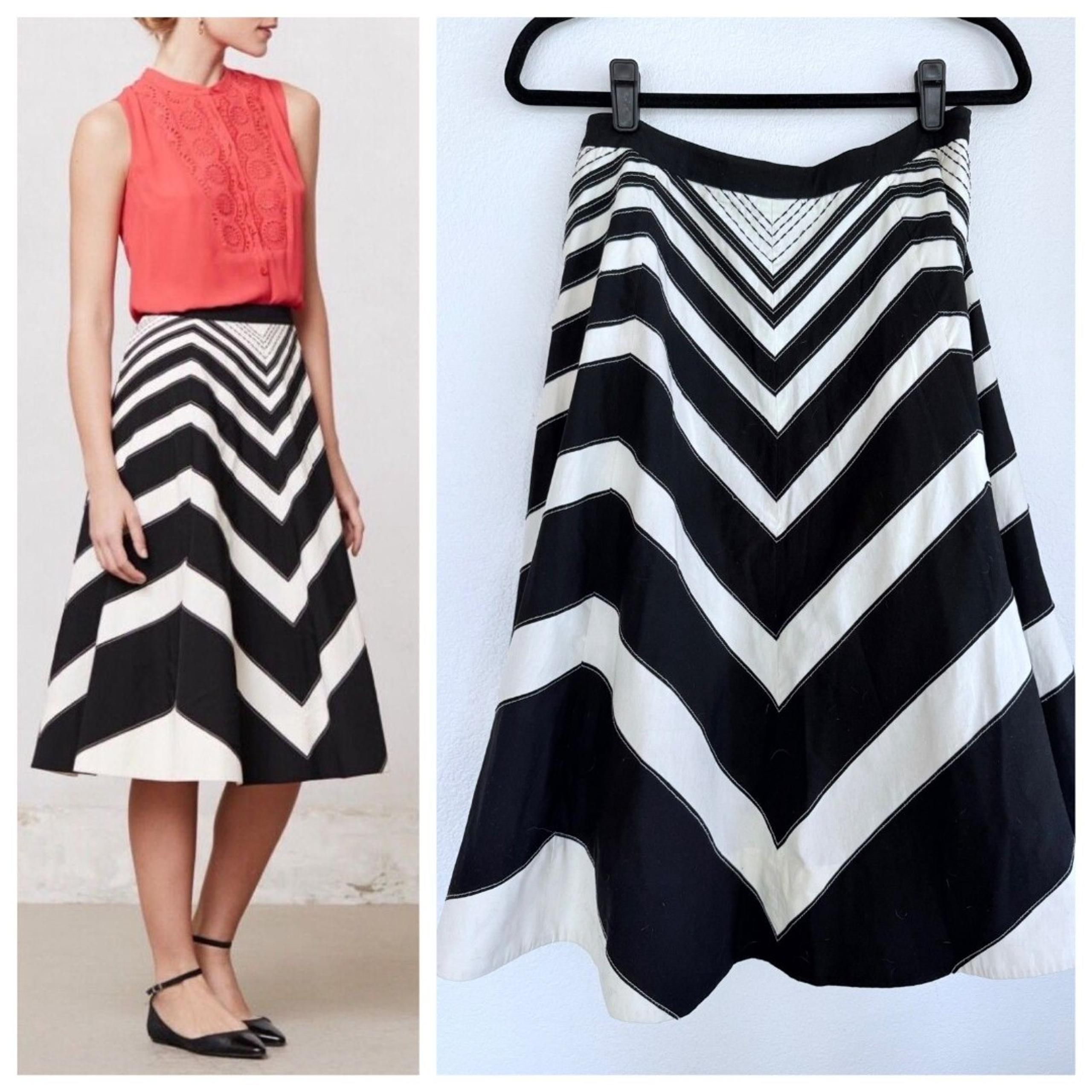Anthropologie Meadow Rue Waverly Chevron Stripe Full Midi Skirt in Black & White