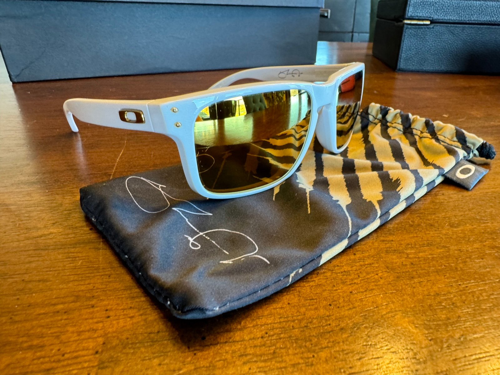 Oakley Holbrook Shaun White