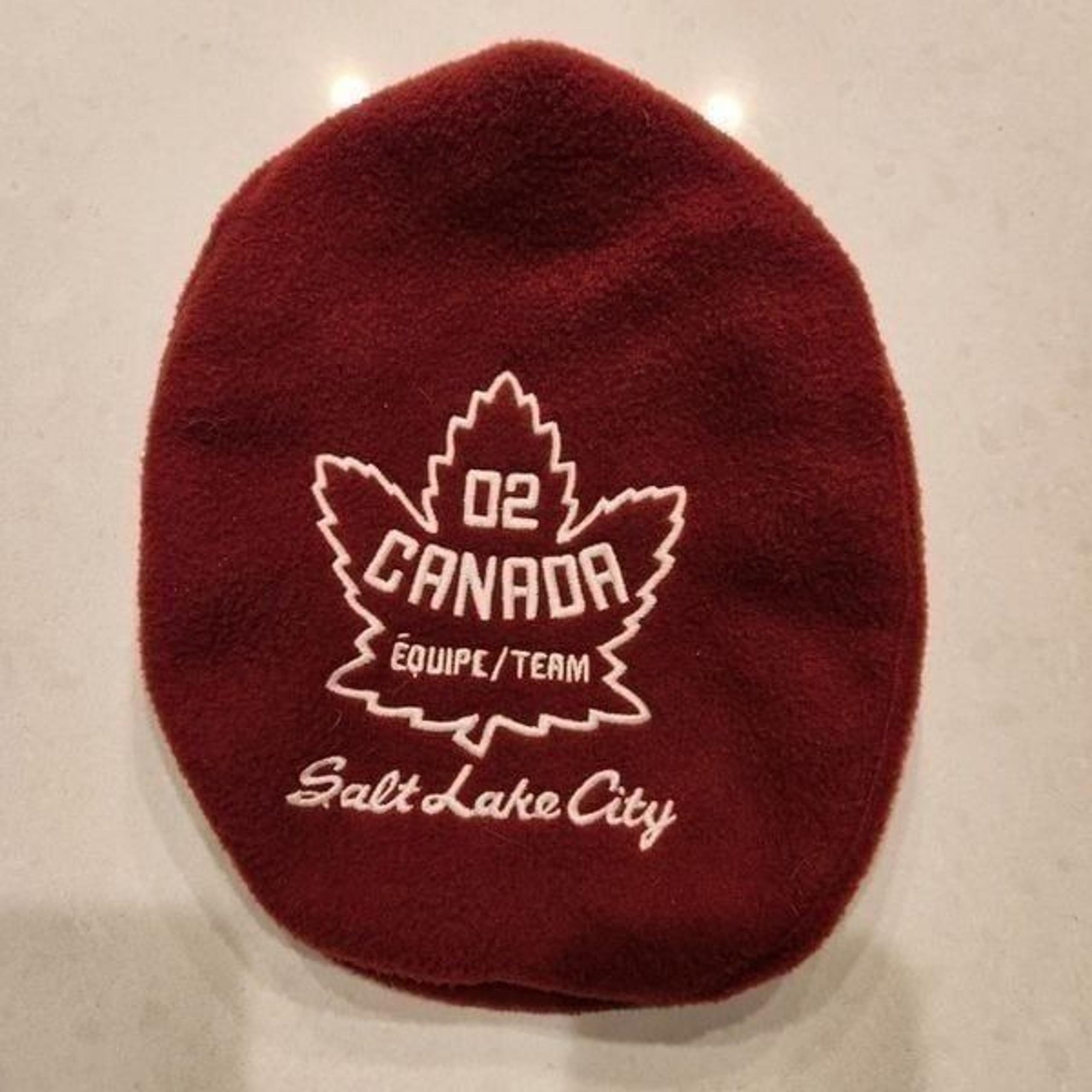 Roots Team Canada 2002 Olympics fleece newsboy hat. Size M