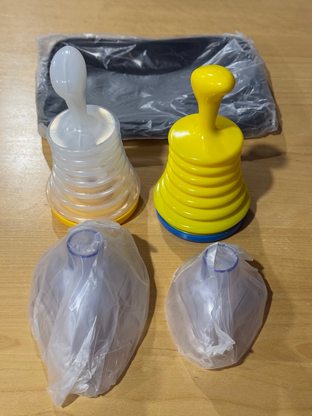 Adult & Child Chocking First Aid Device New contains 2 plungers & 2 facemasks