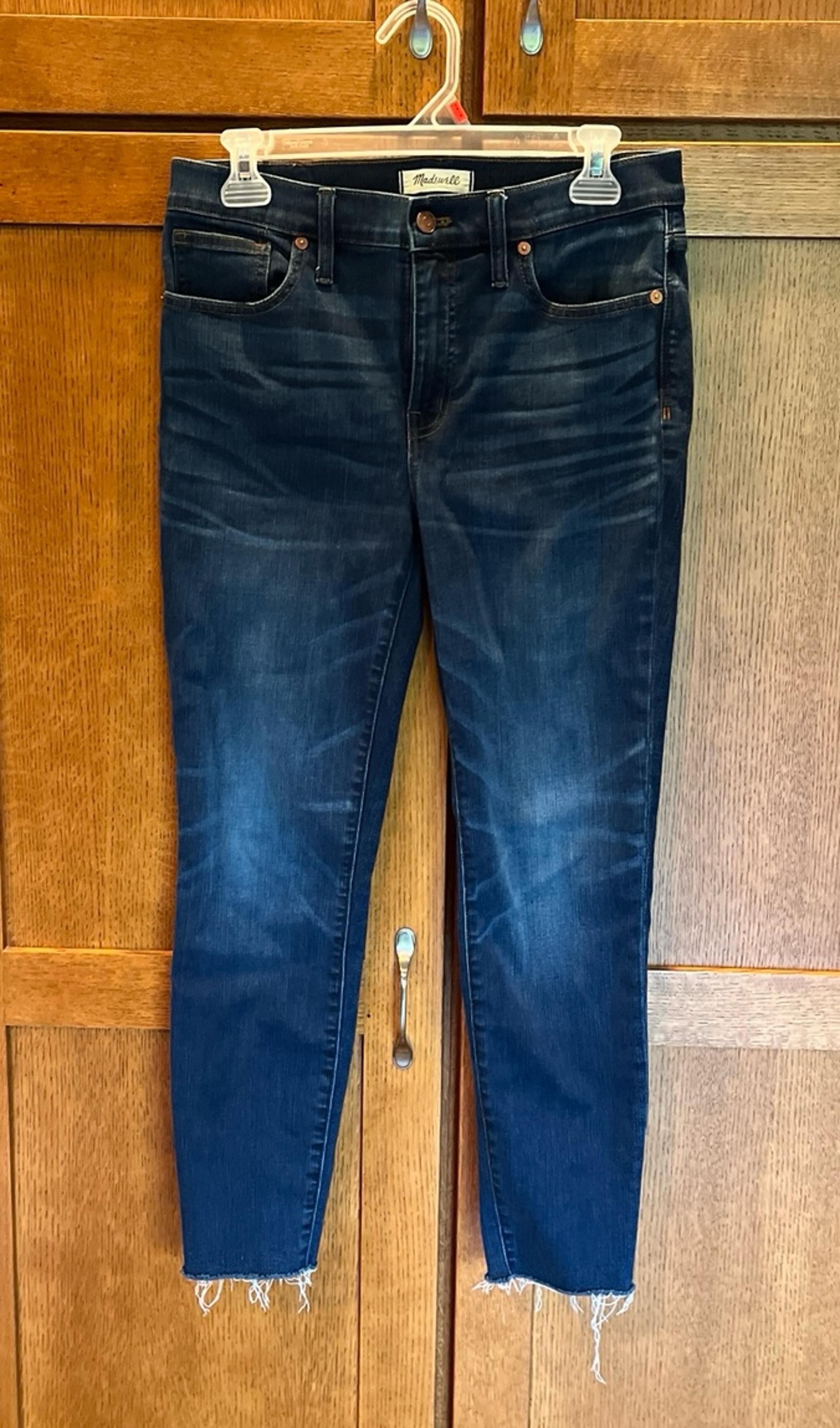 Madewell women’s high rise skinny jeans size 28 inseam 24”.