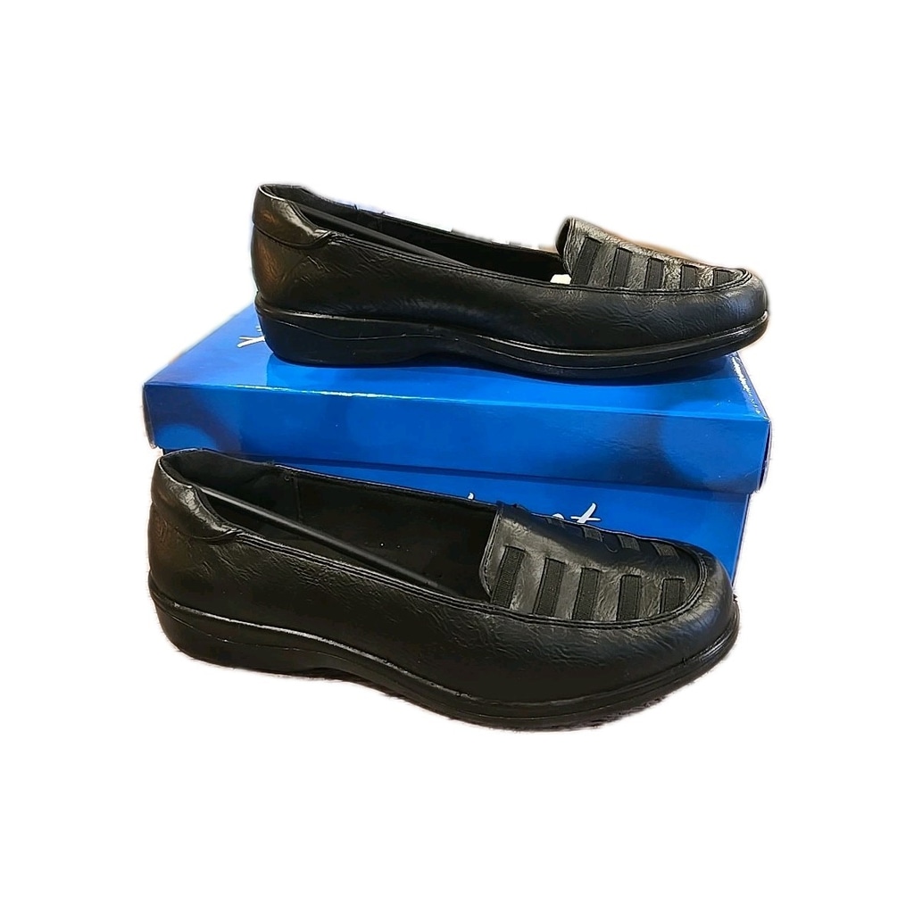 Easy Street Shoes 9.5W Color: Black Burnis Style: Genesis NIB, (020)