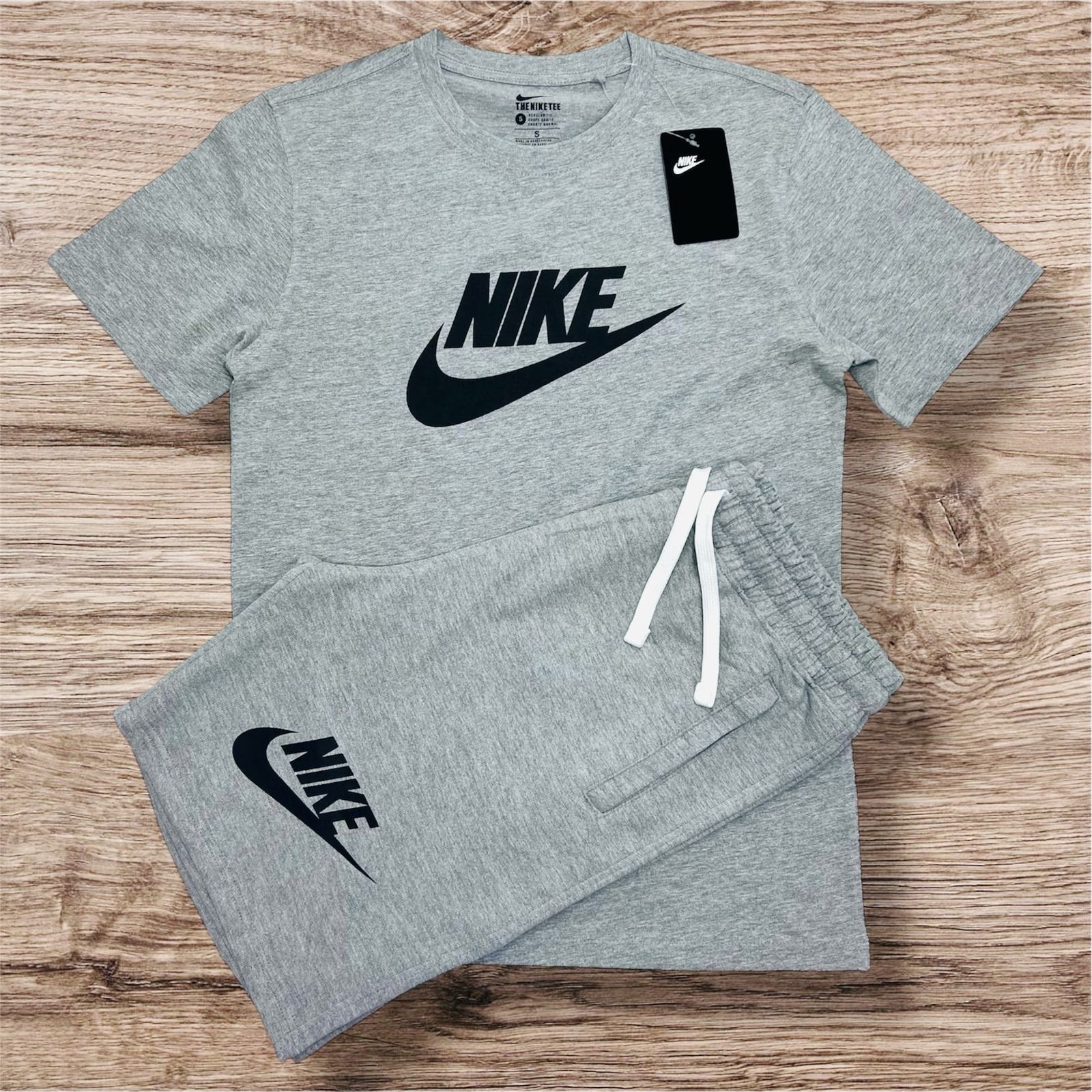 Nike men’s 2 pc Shorts sets size 3 X