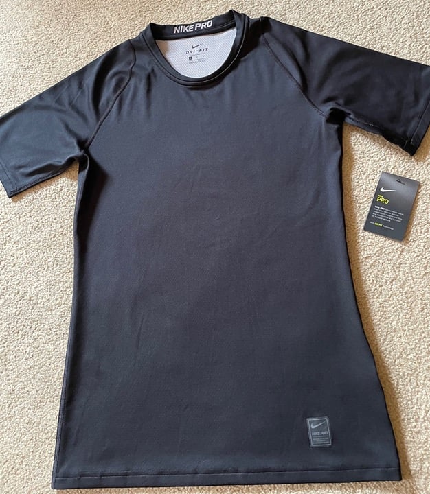 Men’s Nike Pro training shirt small NWT