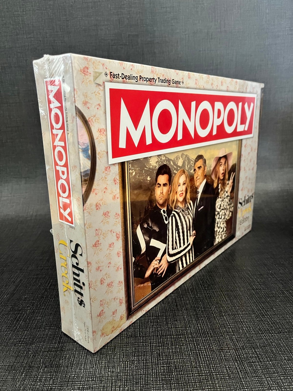 Monopoly: Schitts Creek Edition - A Fast-Dealing Property Trading Game For 2-6 P