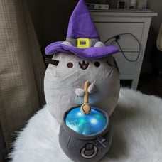 NWT GUND Halloween Pusheen Witch & Light Up Cauldron Plush 2018