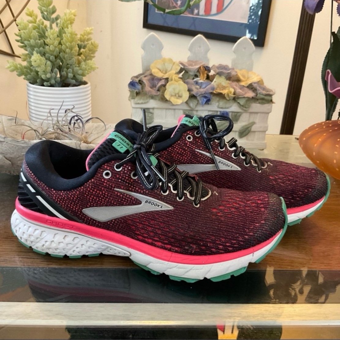 BROOKS WOMENS GHOST 11 RUNNING SHOES SZ 8