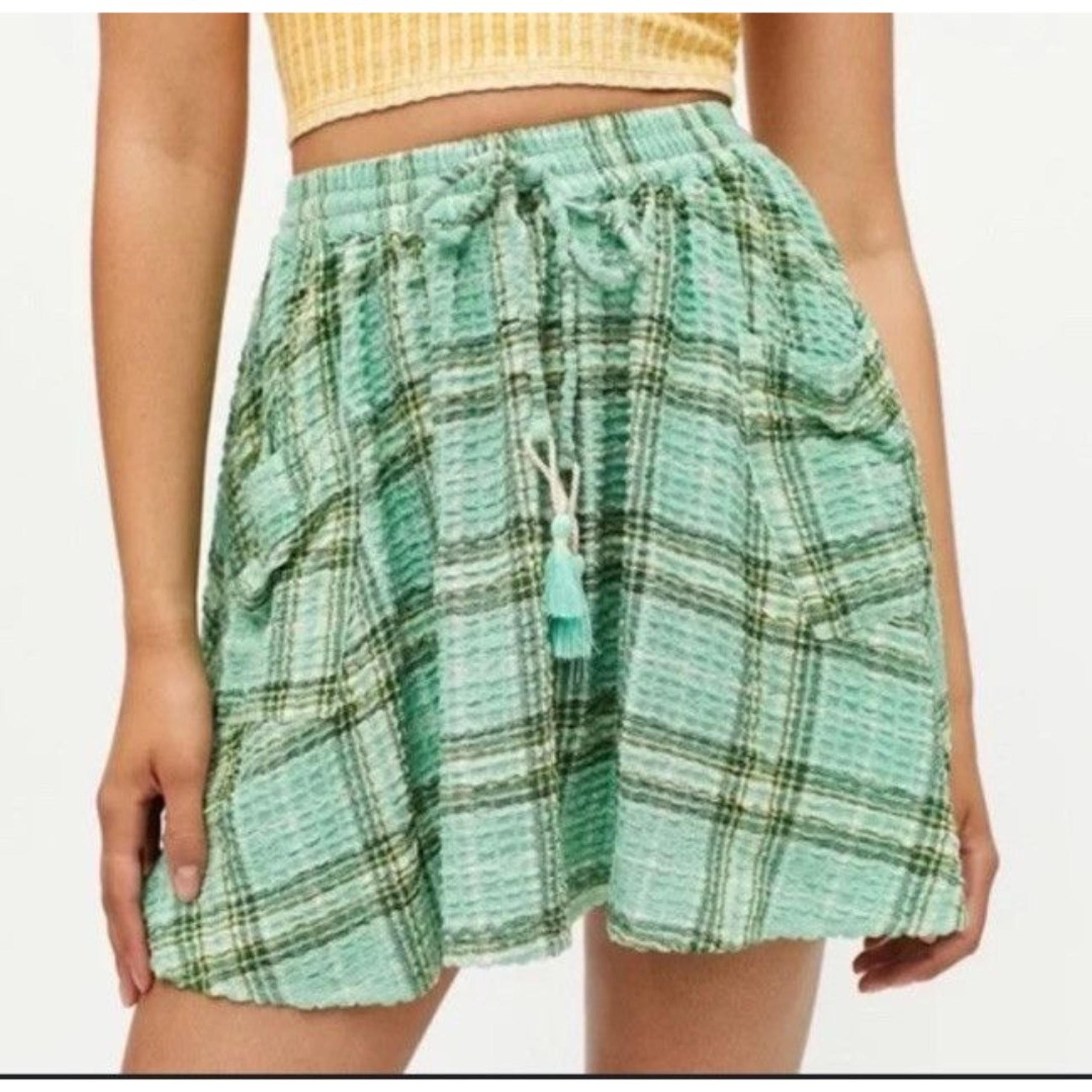 Urban Outfitters Full A-line Skirt Pockets Size Medium M  Green Plaid
