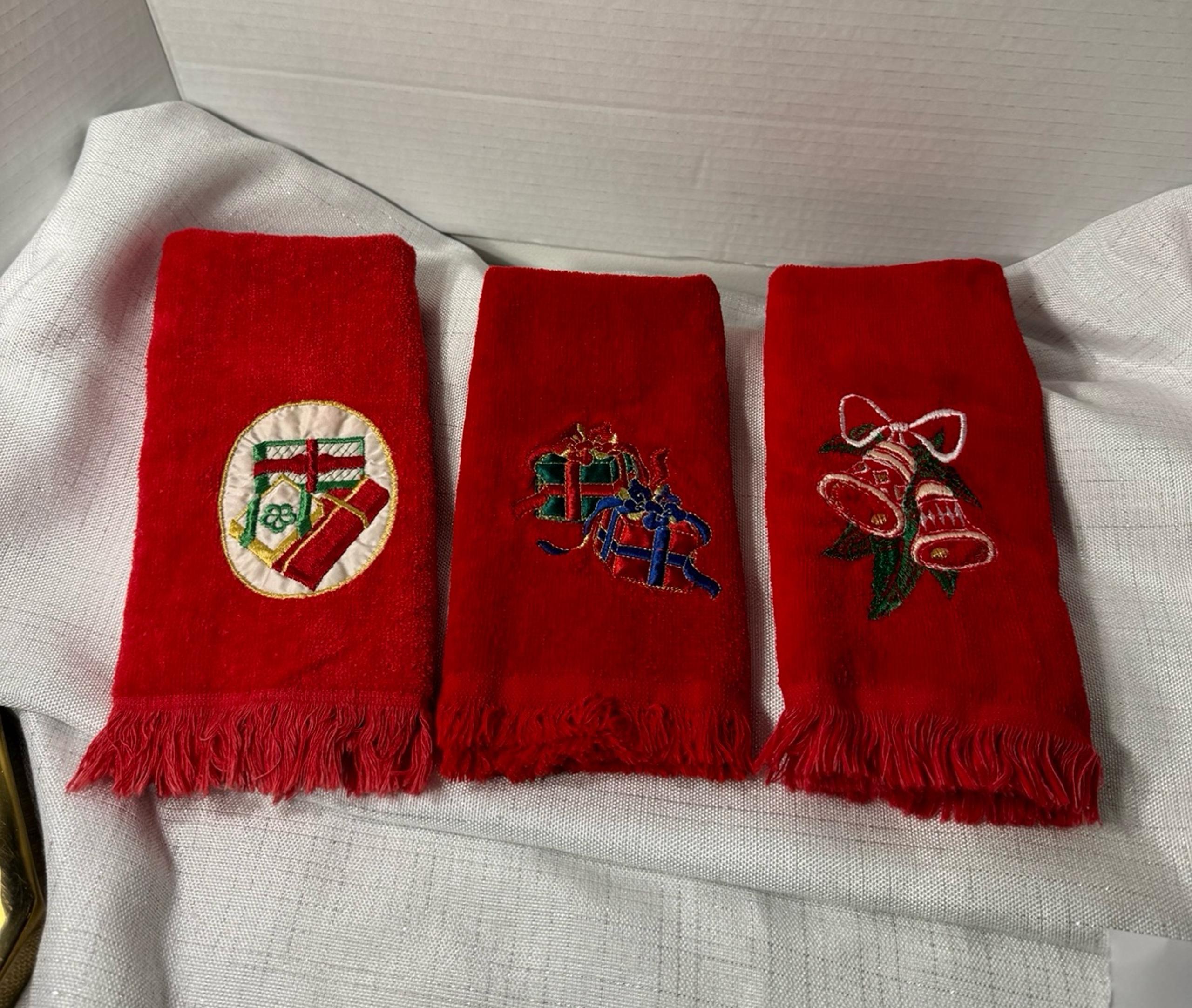 Vintage Set of 3 Cannon Guest Hand towel  Dish Towel Christmas