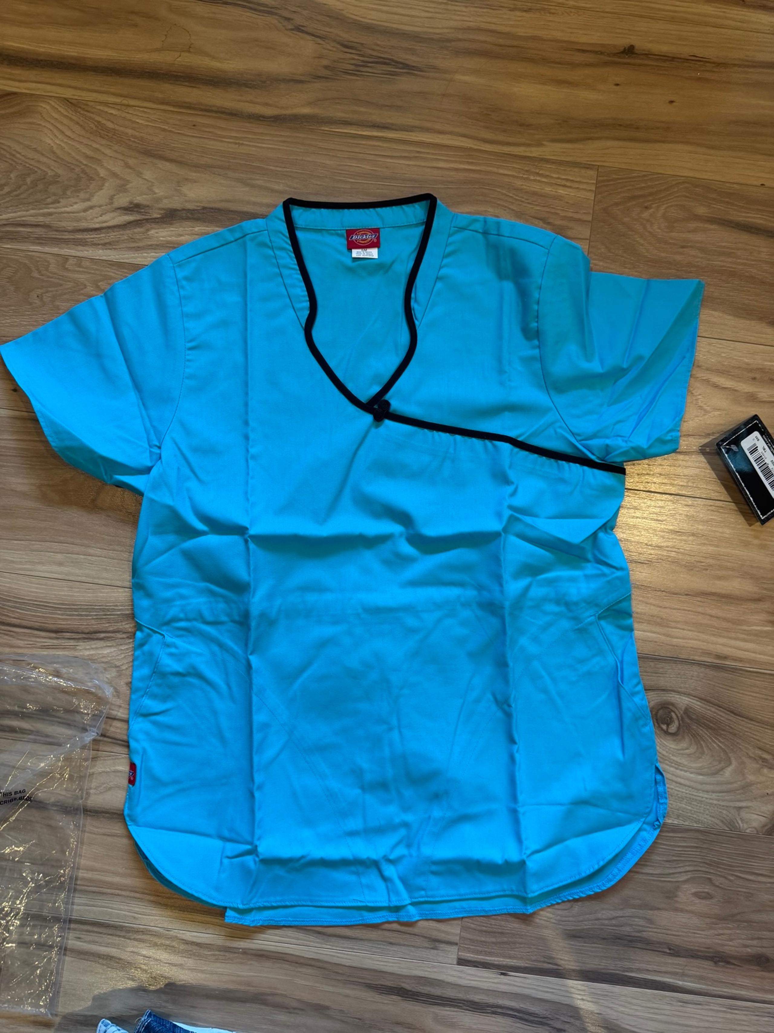 Dickies scrub top small back ties