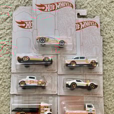 2020 Hot Wheels 52nd Anniversary Pearl and Chrome Set with Chase