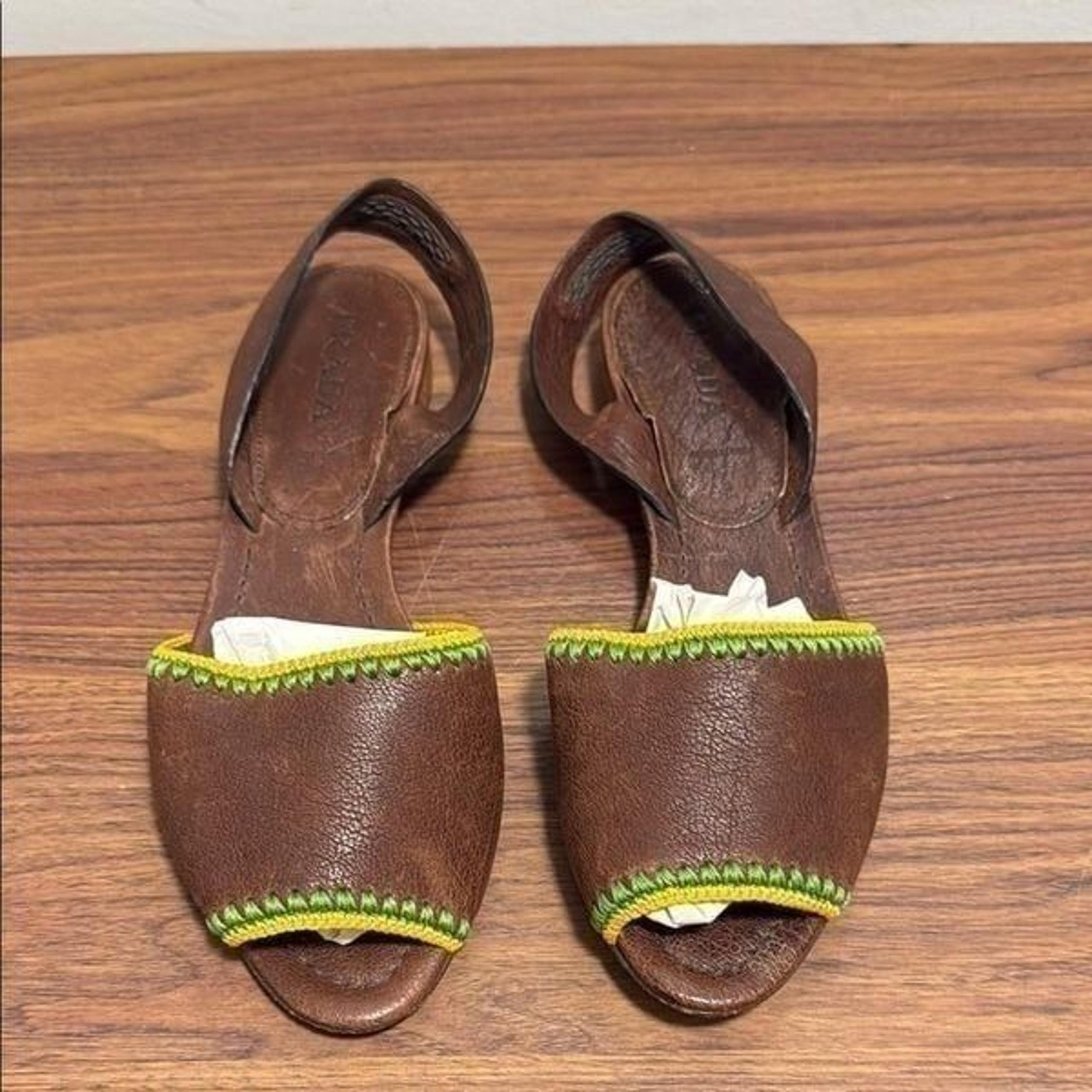 Vintage Prada Brown Flat Leather Sling Back Open Toe Shoes. Size 7.5.