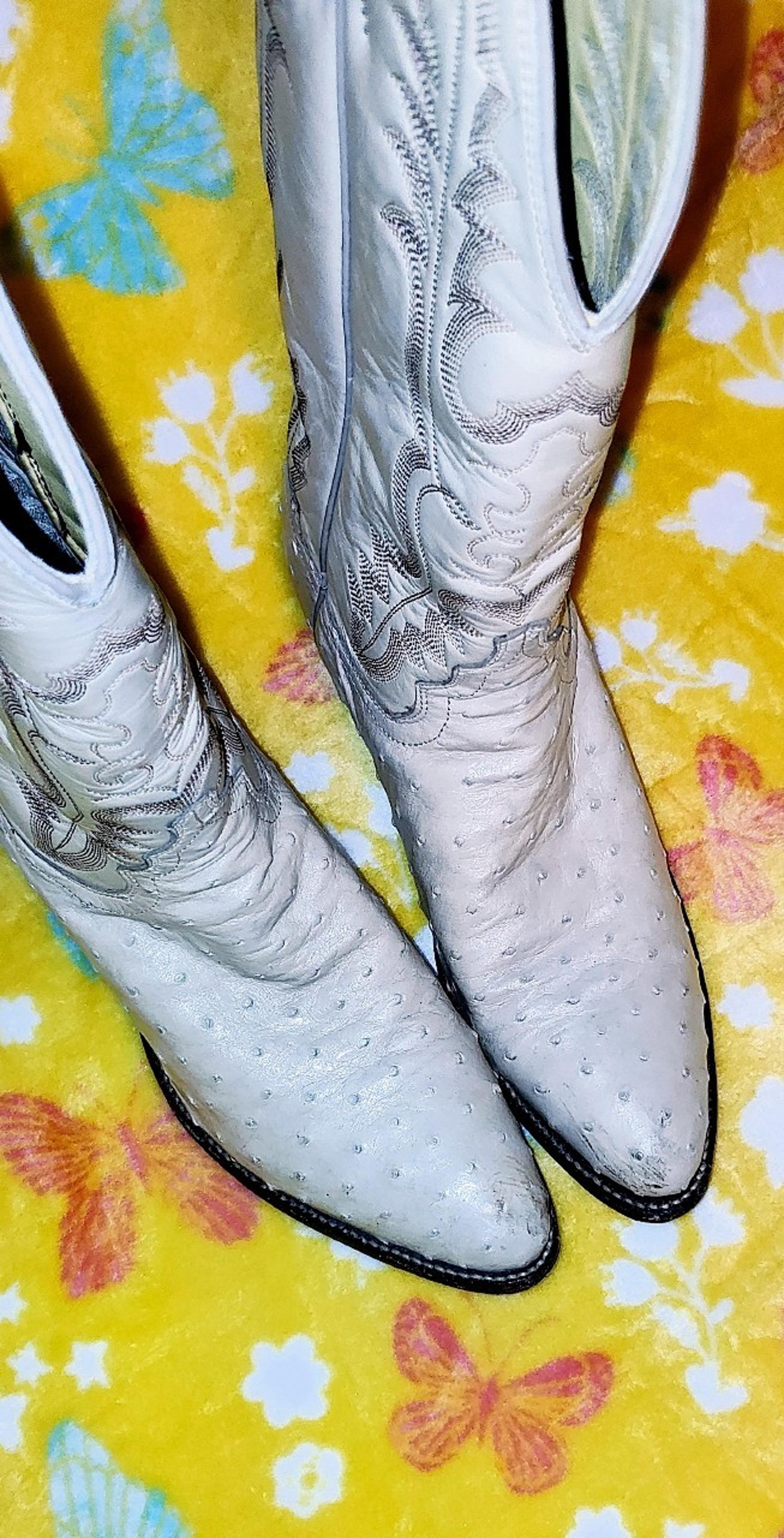 Vintage Justin Ostrich boots women's size 7 cream color