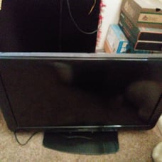 I'm selling a 31 inch flat screen t.v..