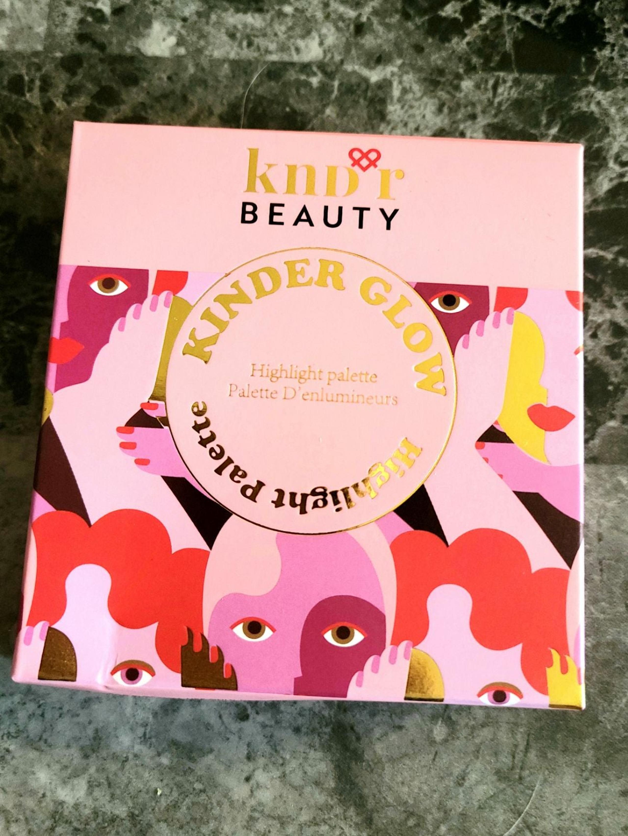 Kinder Glow Highlighter Pallet