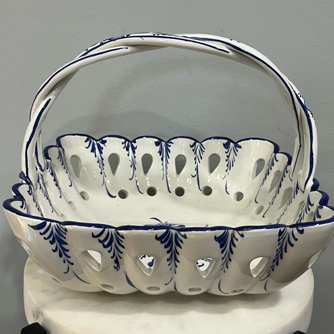 Vtg Portuguese RCCL Hand Painted Cream Blue Ceramic Braided Handle Fruit Basket