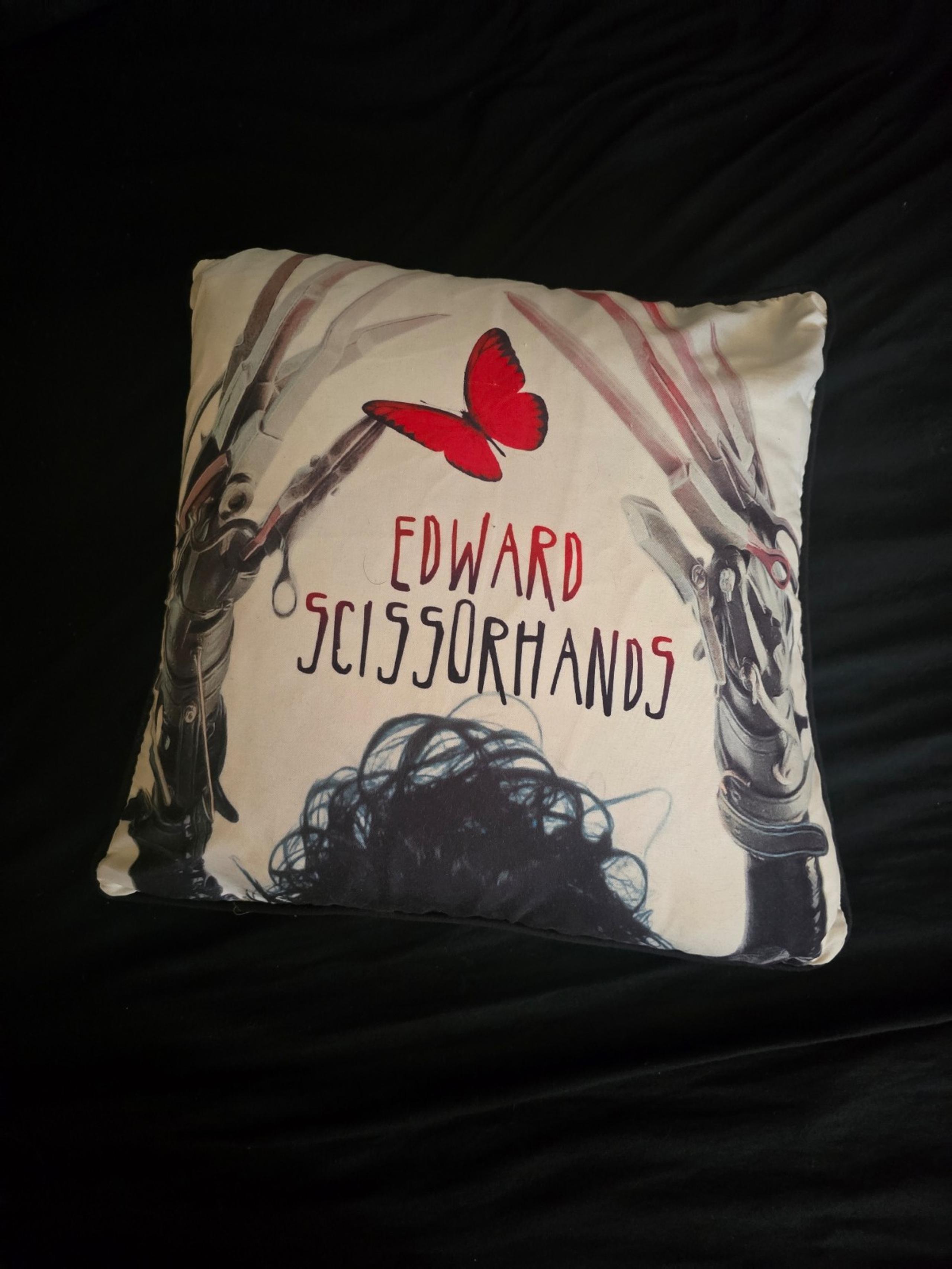 Edward scissorhands pillow case w/pillow,