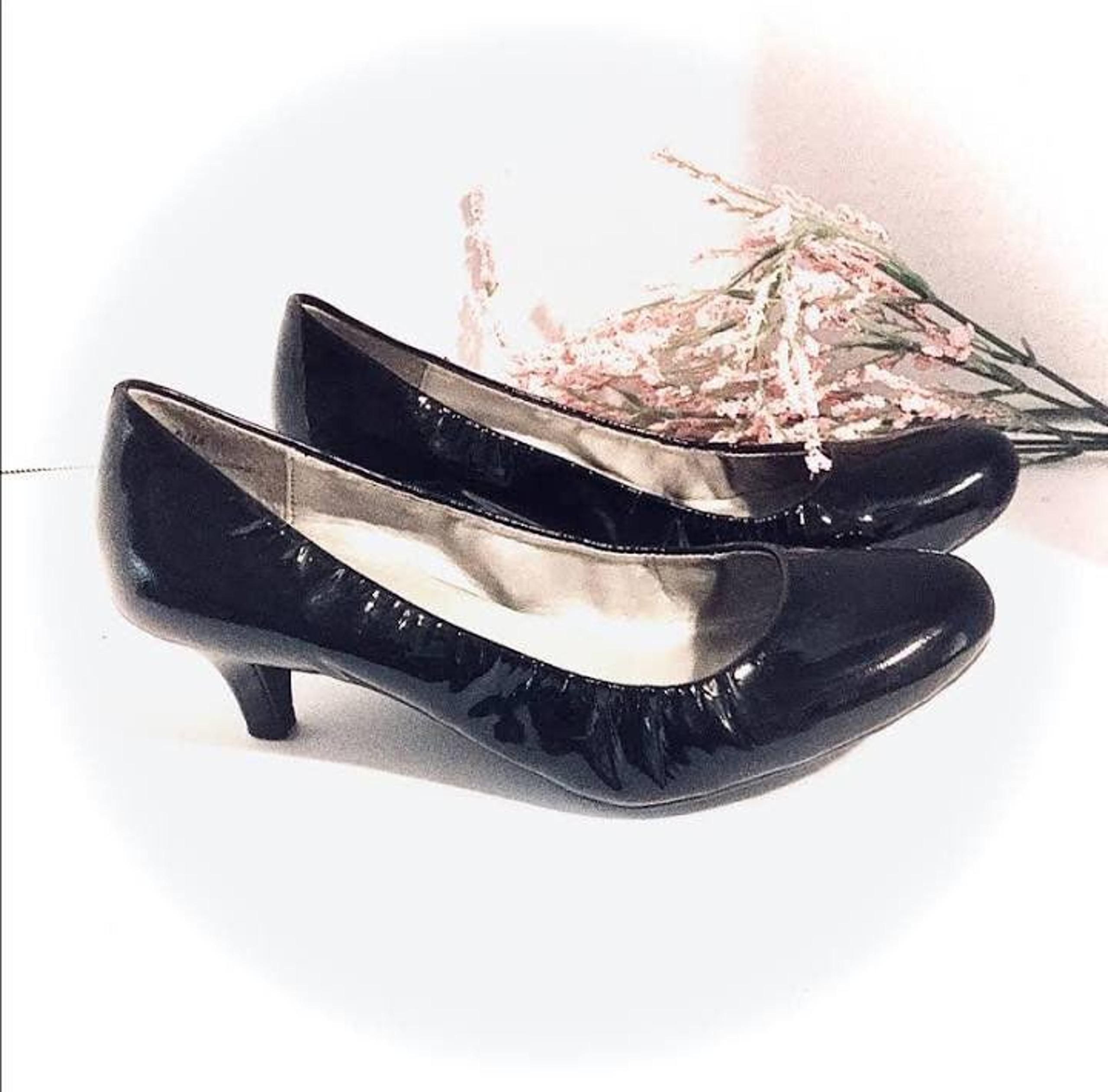 Me Too Kitten Heel Pumps 7