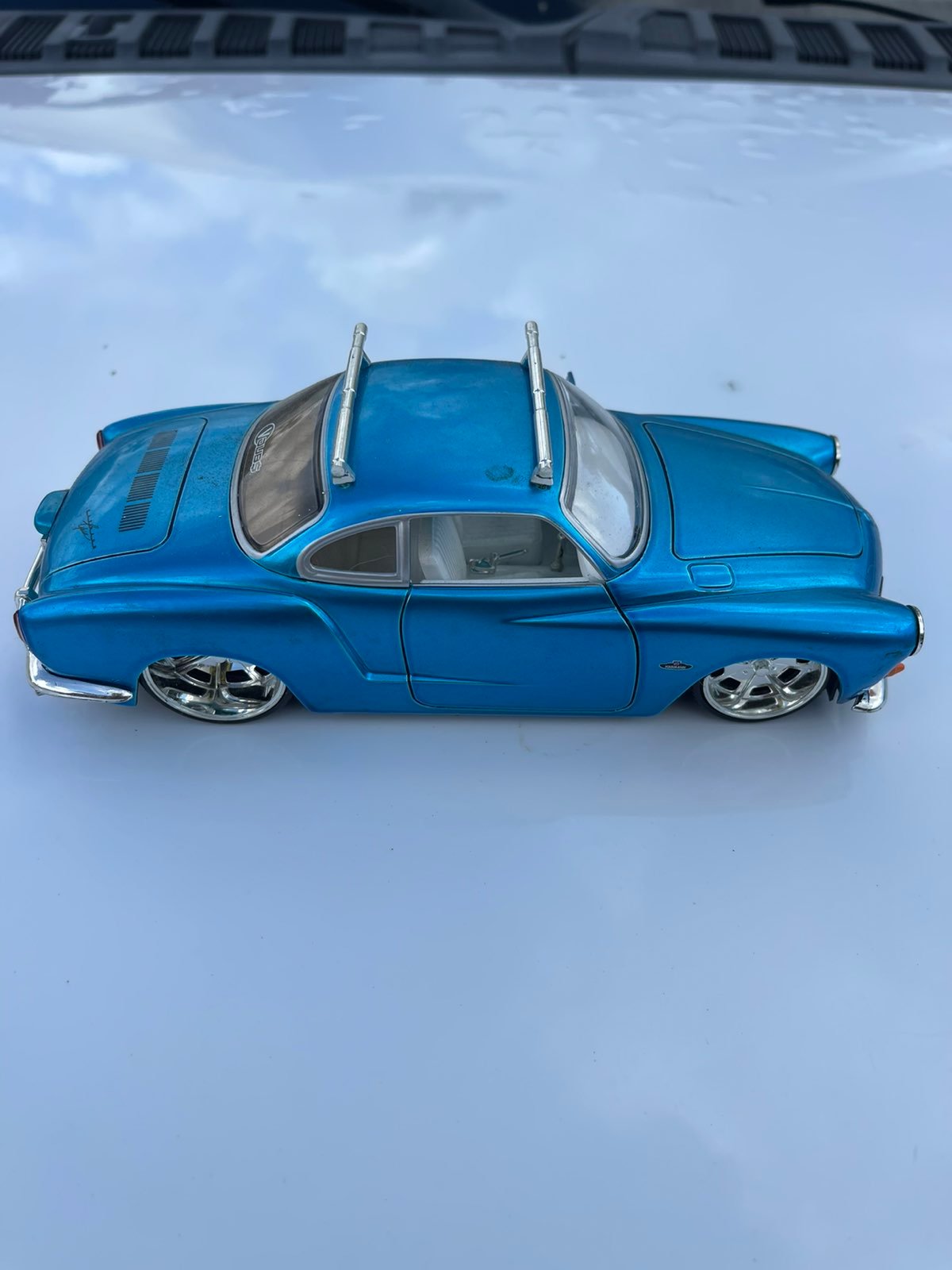 Jada 1/24 Scale 65 VW Ghia Coupe