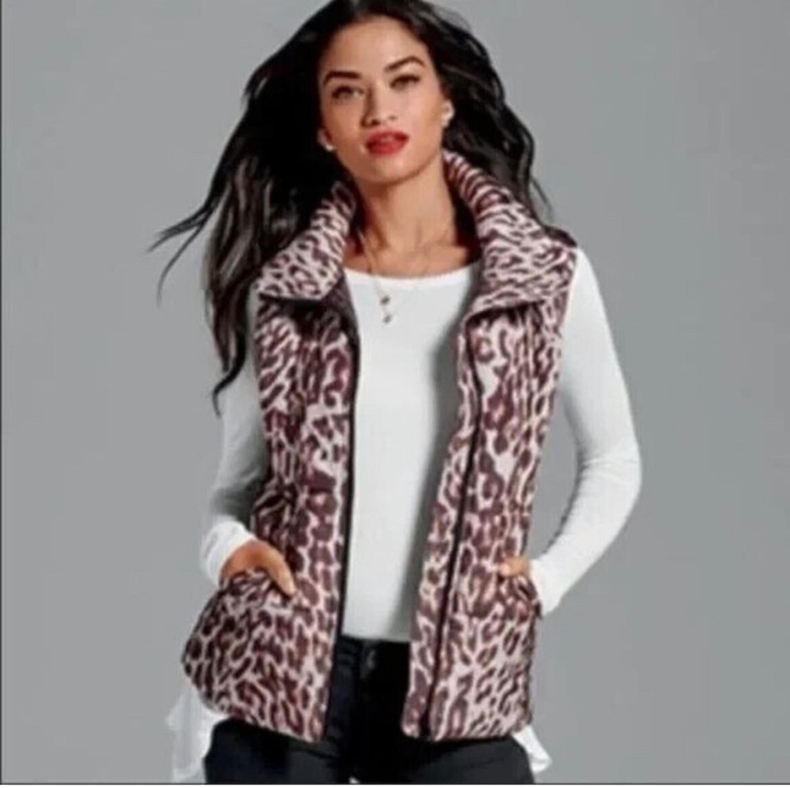 CAbi #3120 Juliet Puffer Vest Brown Leopard Size Medium