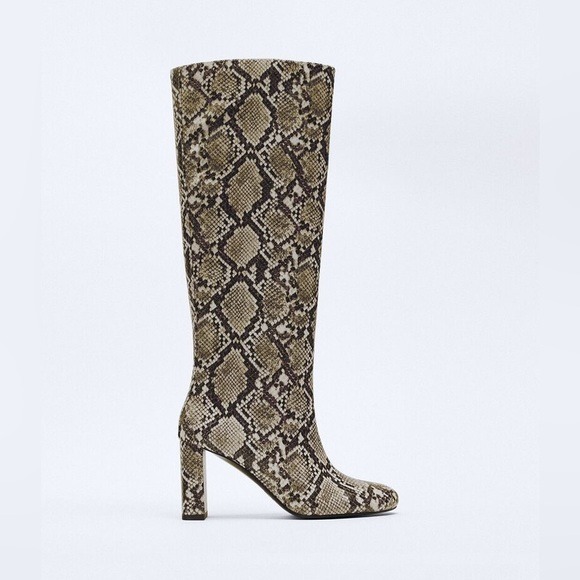 NWT Snakeskin Embossed High Heel Boots. Size 6.