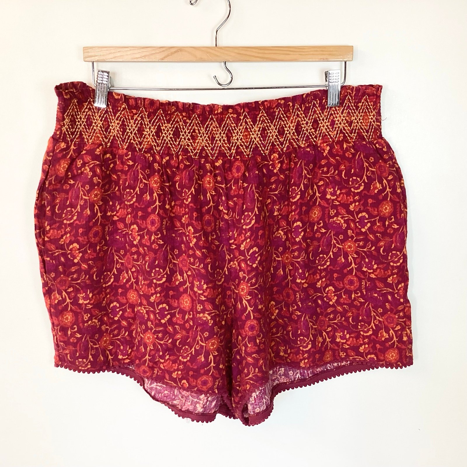 NWT Matilda Jane Enchanted Garden Hawaiian Lei Pull On Shorts - Red - L