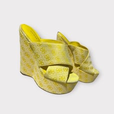 Guess GWTeisha4 Platform Wedge Sandal Womens sz 8 Yellow Golden Ultra High Heels