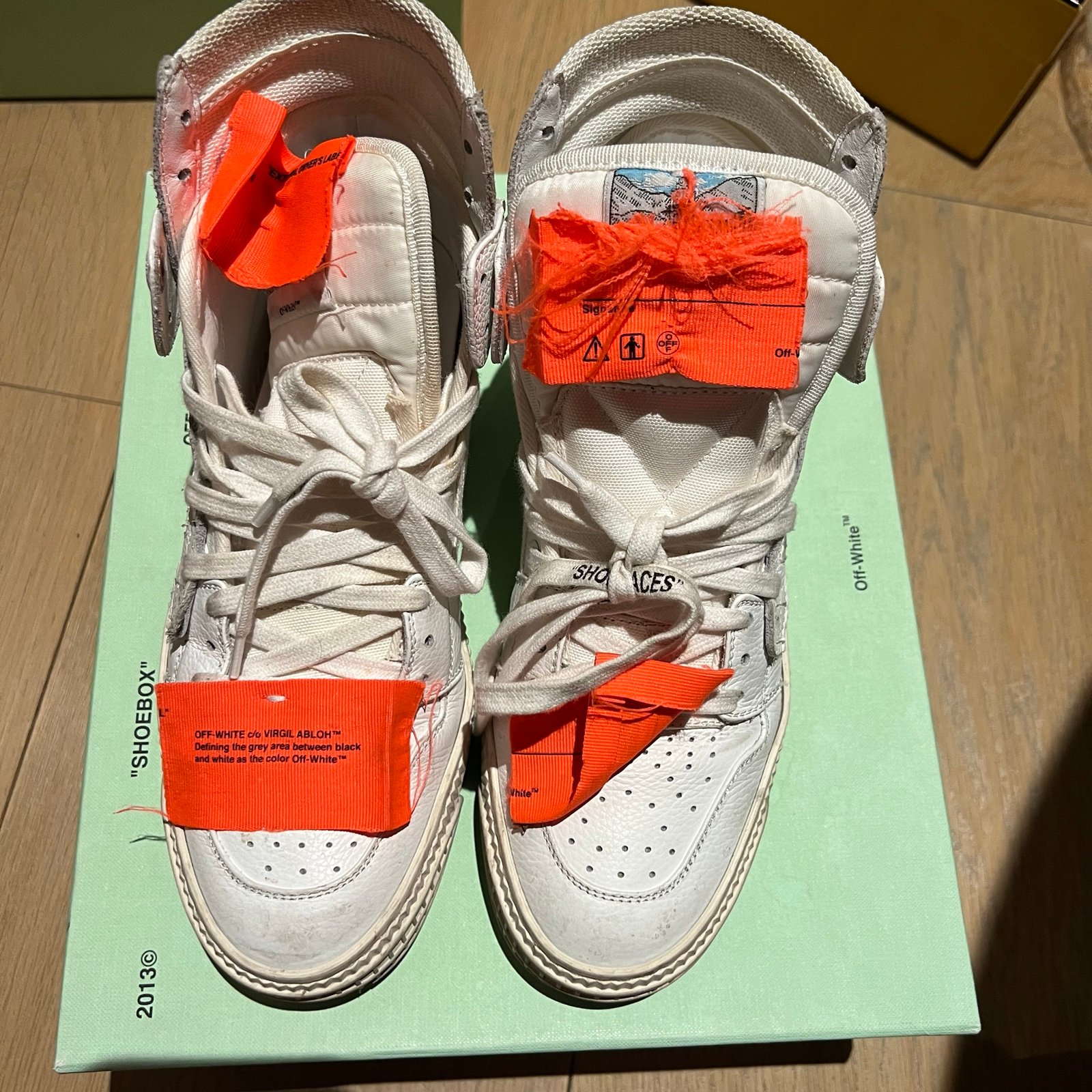 Authentic off white sneaker