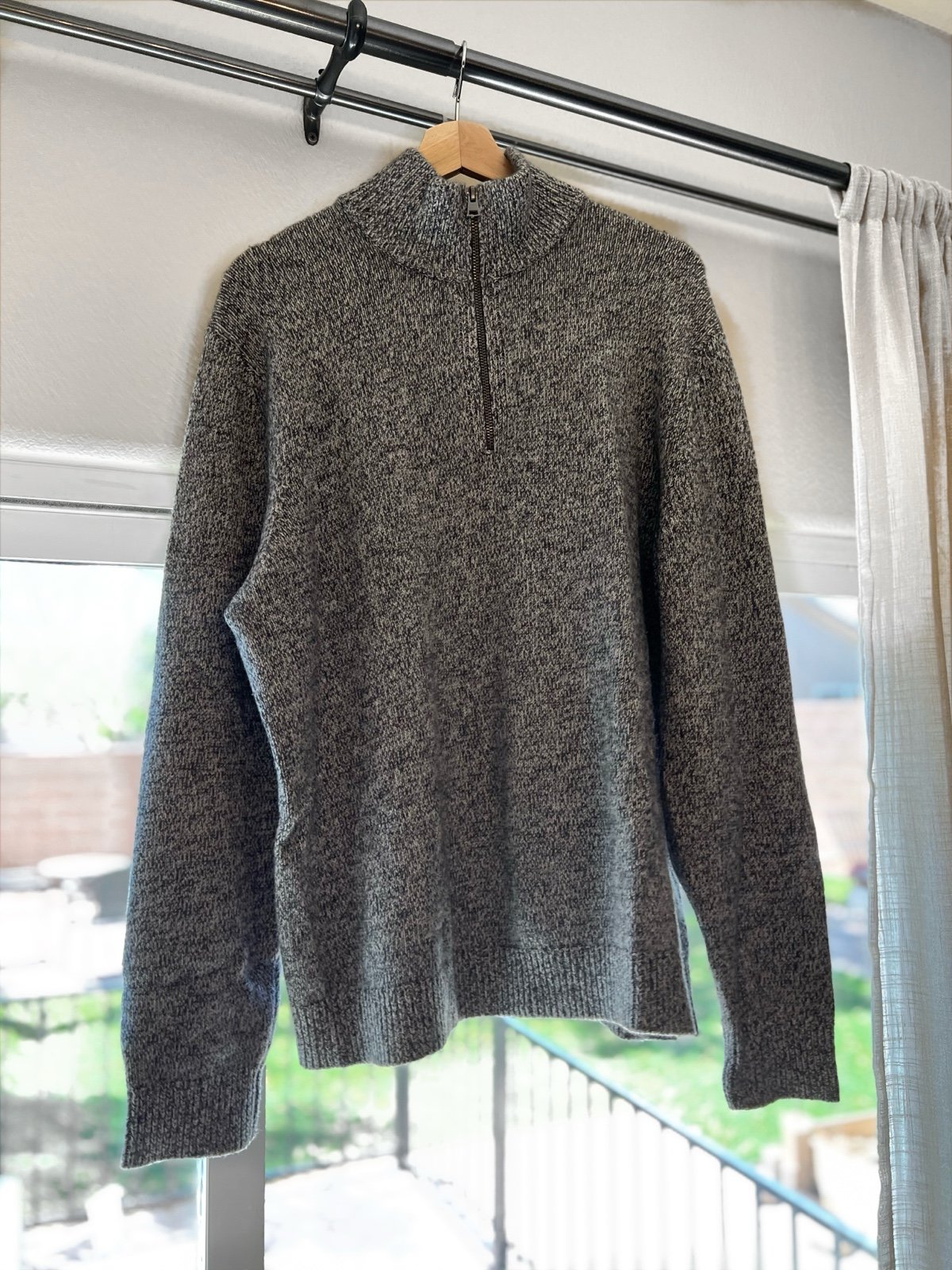 Lightly Used Vince Men’s XL Heather Gray Sweater