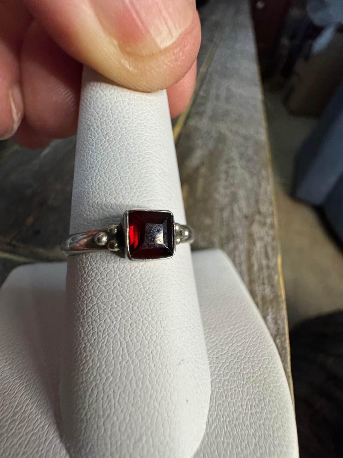 Simple Sterling Silver And Square Garnet Ring With Beaded Detail Sz 8.75 ~ 2g