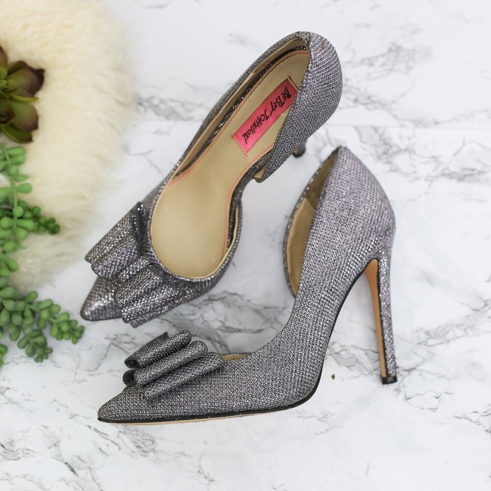 Betsey Johnson Prince Silver Pewter D'Orsay Pointed Toe Heels Bow Sparkle Size 7