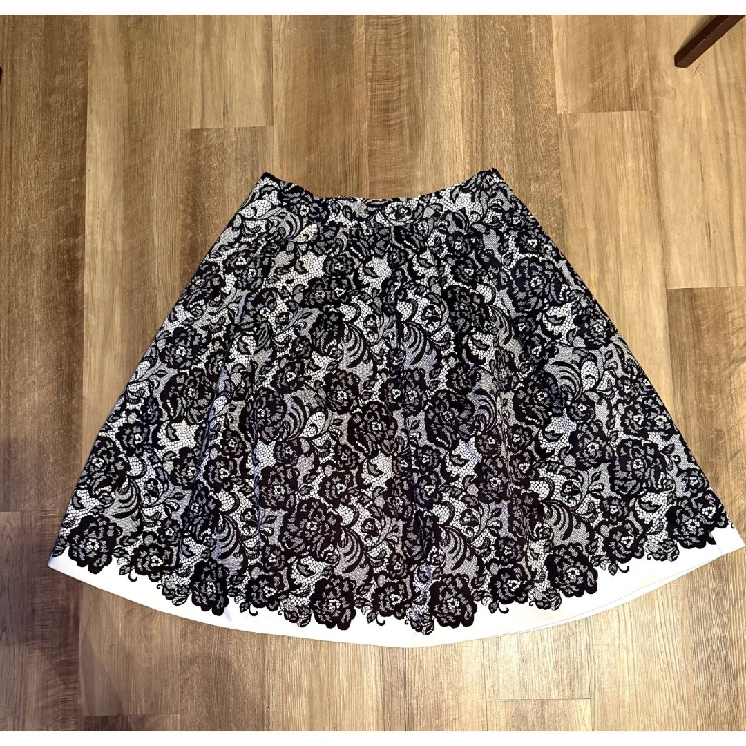 White House Black Market A- line Lace Print Black White Flowy Skirt Women Sz 12