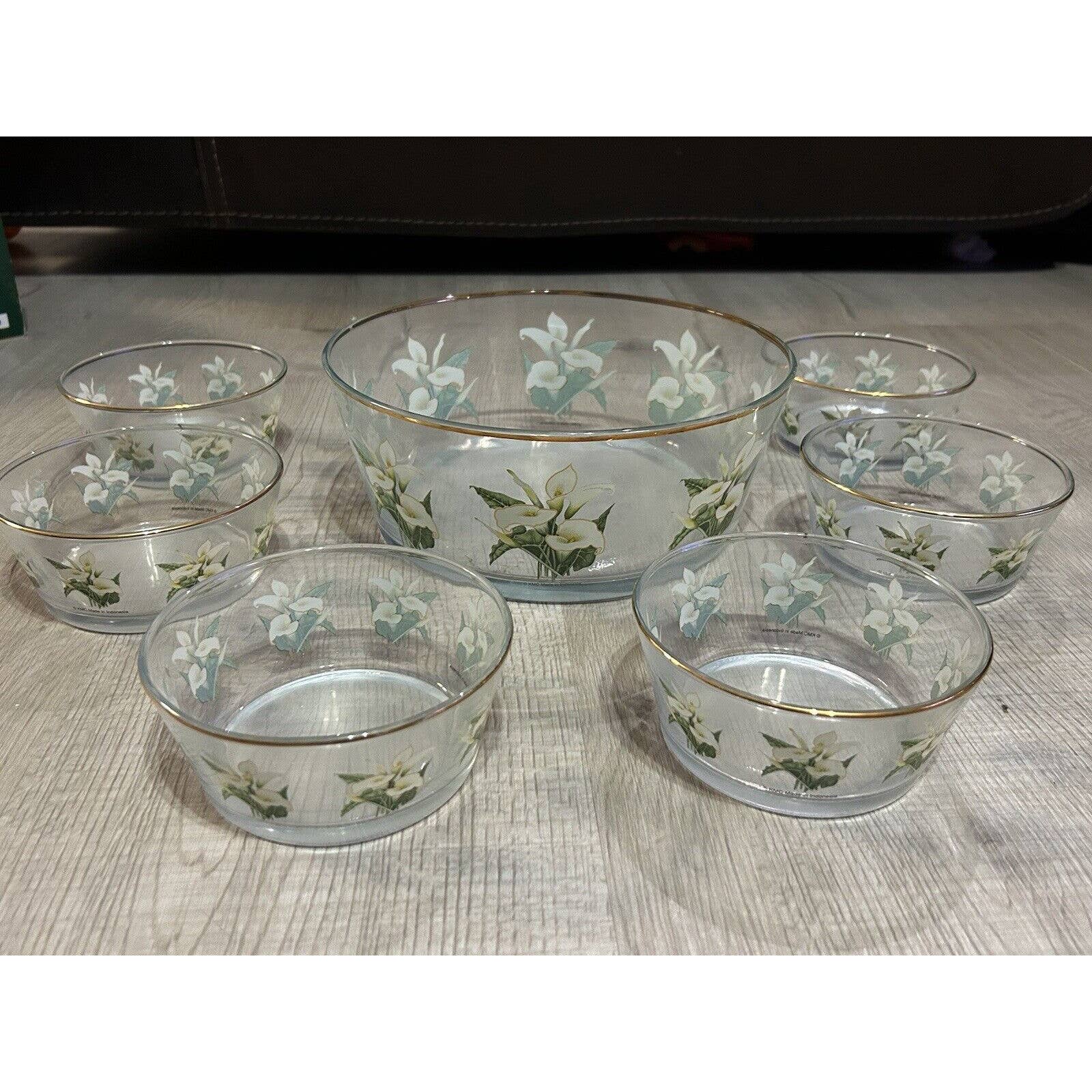VINTAGE Glass White Calla Lily Bowl with Gold Trim Set 1 Large, 6 Small bowls.