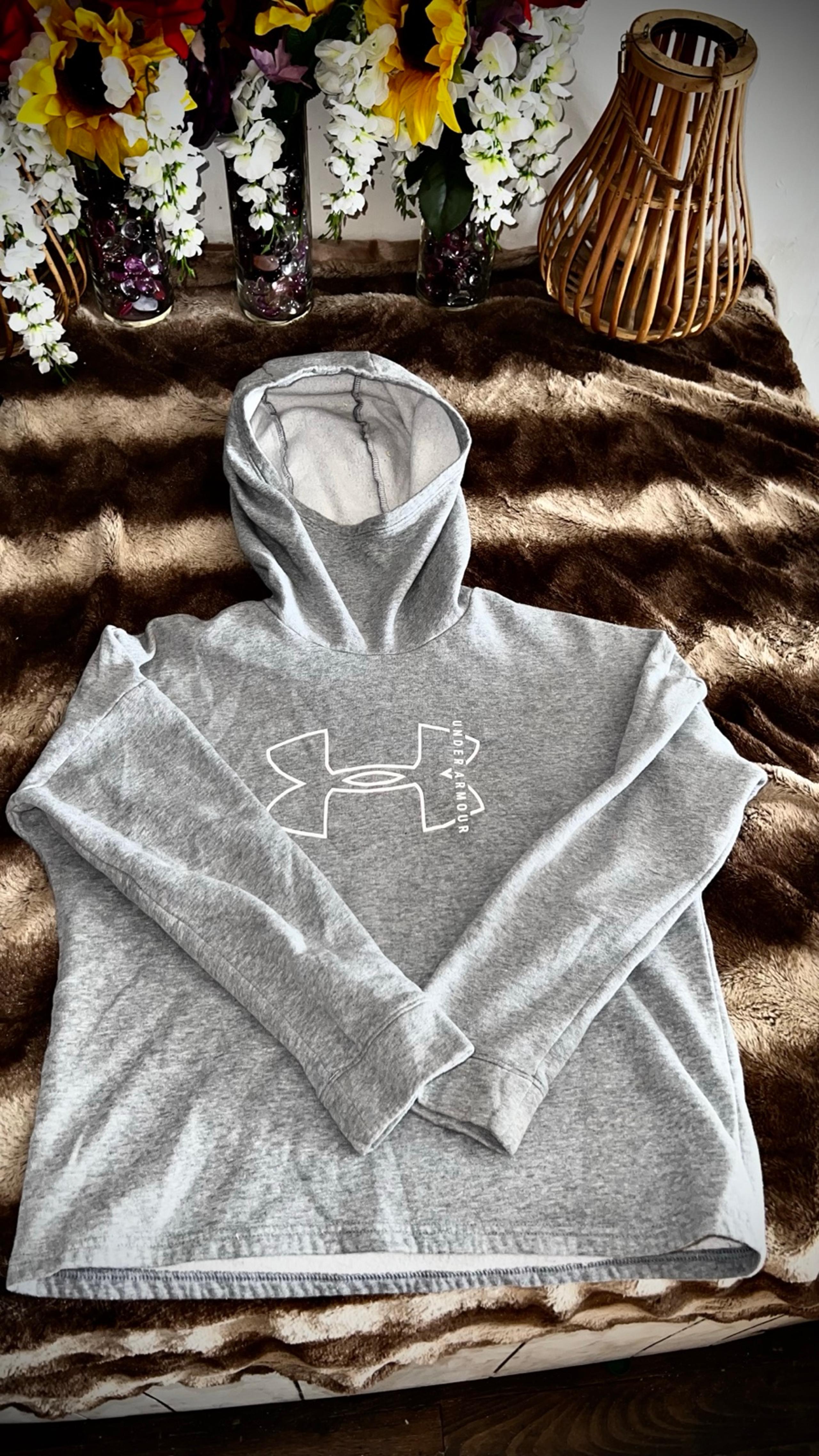Cropped turtle neck under armour hoodie