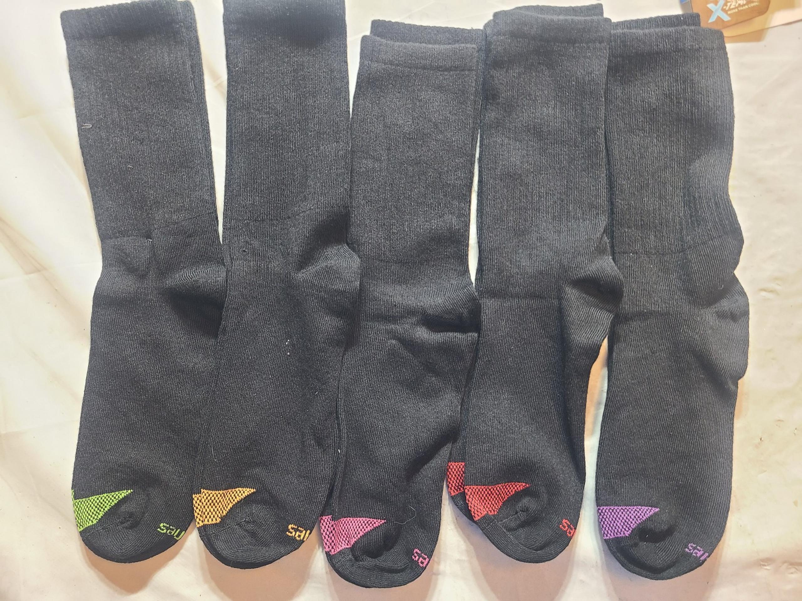 5 Pair Hanes Premium Women's Extended Size Lite Crew Athletic Socks Black 8-12