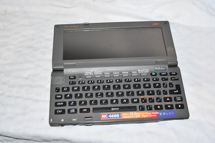 Sharp HC-4600 Color Handheld PC pda for no power repair or parts as is w1a