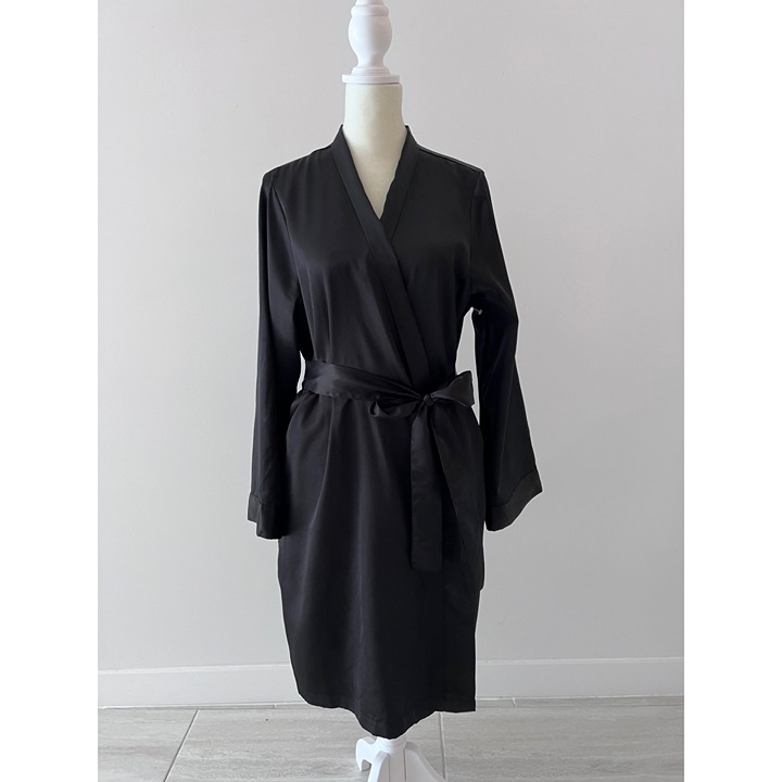 Morgan Taylor black silky robe size S/M