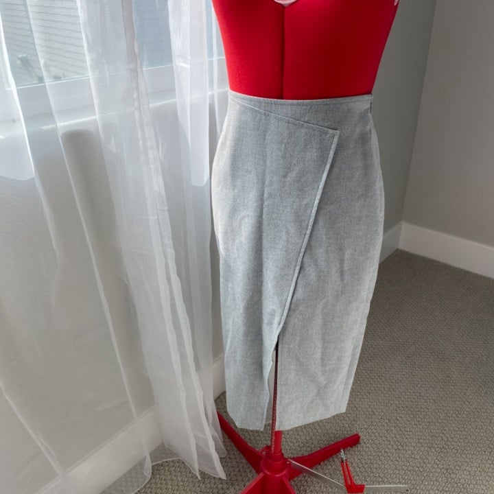 Aritzia Babaton Forrest skirt