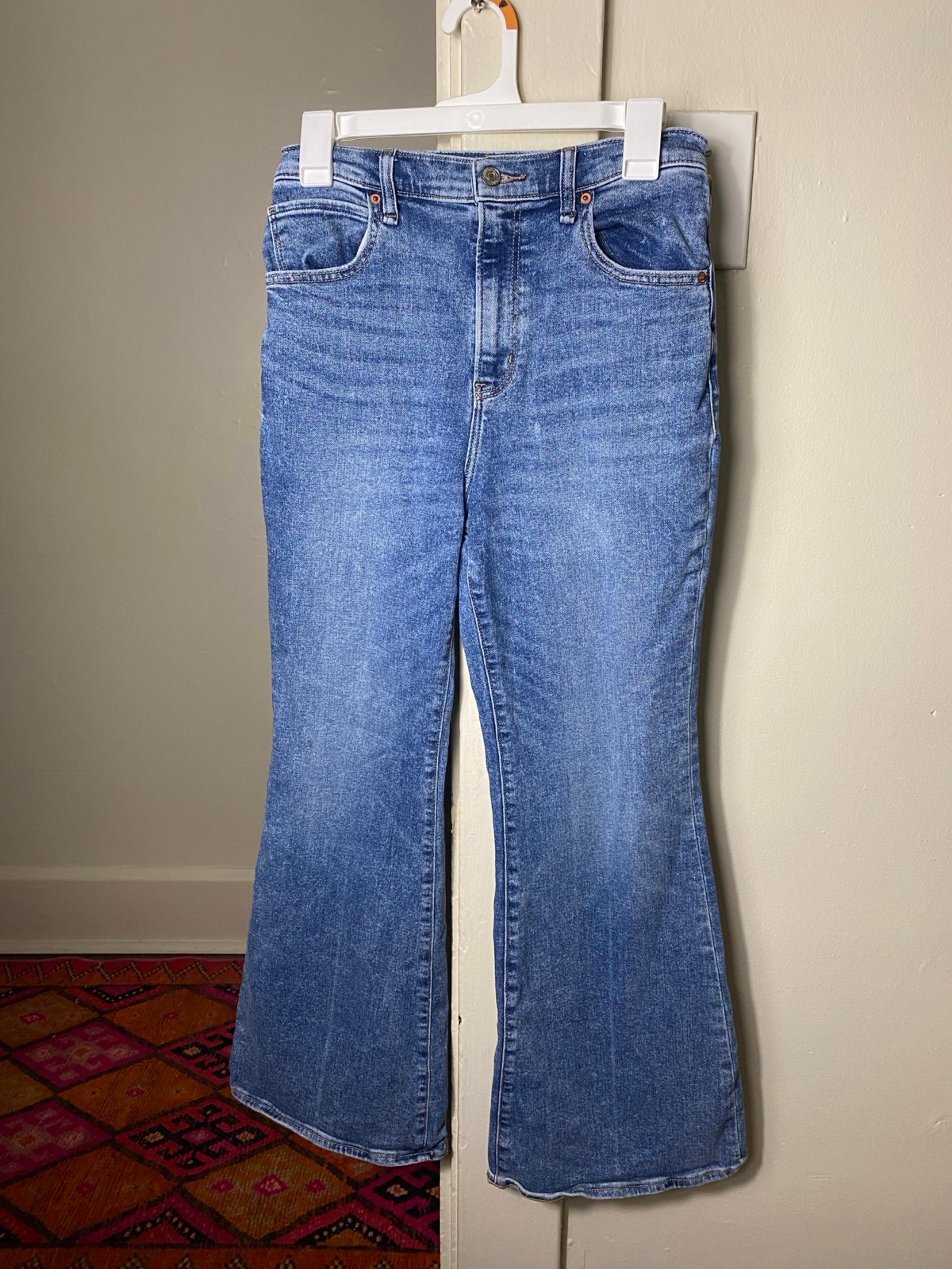 Abercrombie & Fitch The Flare Ultra High Rise Jeans,
