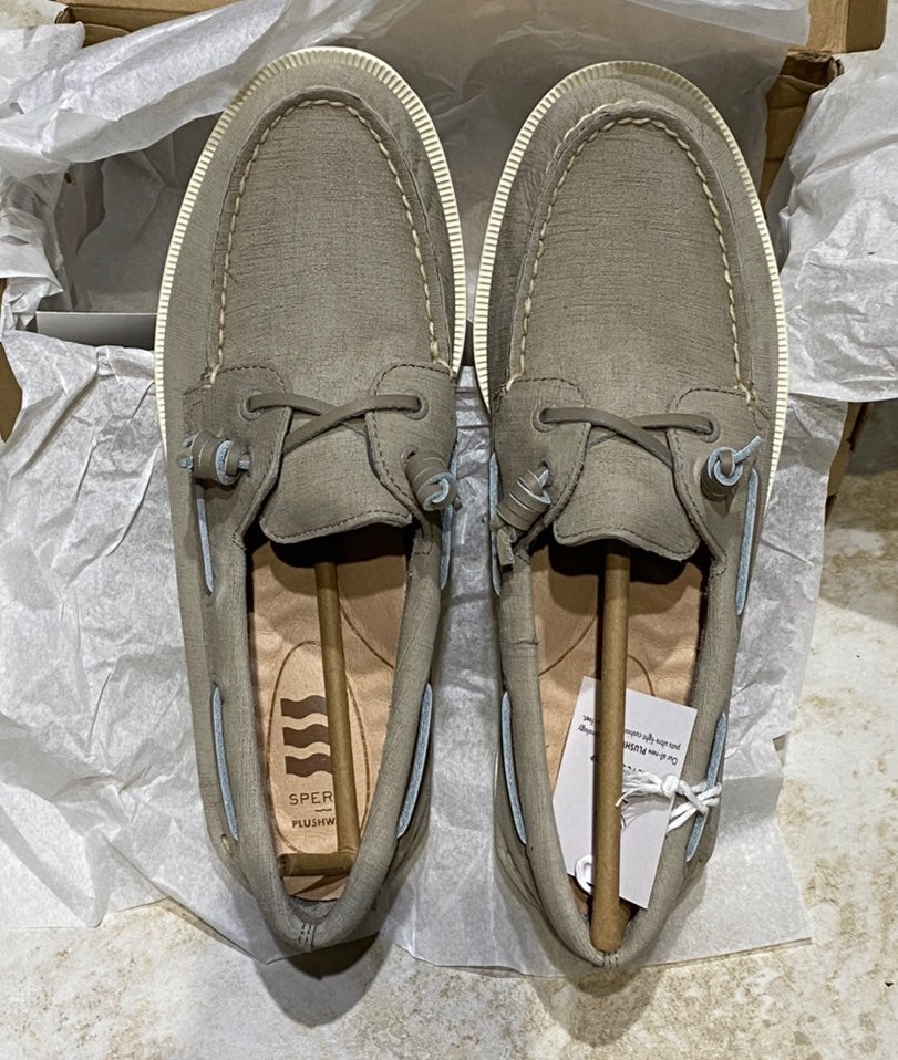 womens sperrys boat shoe