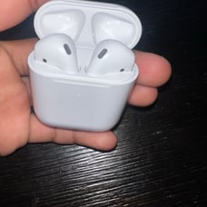 AirPods