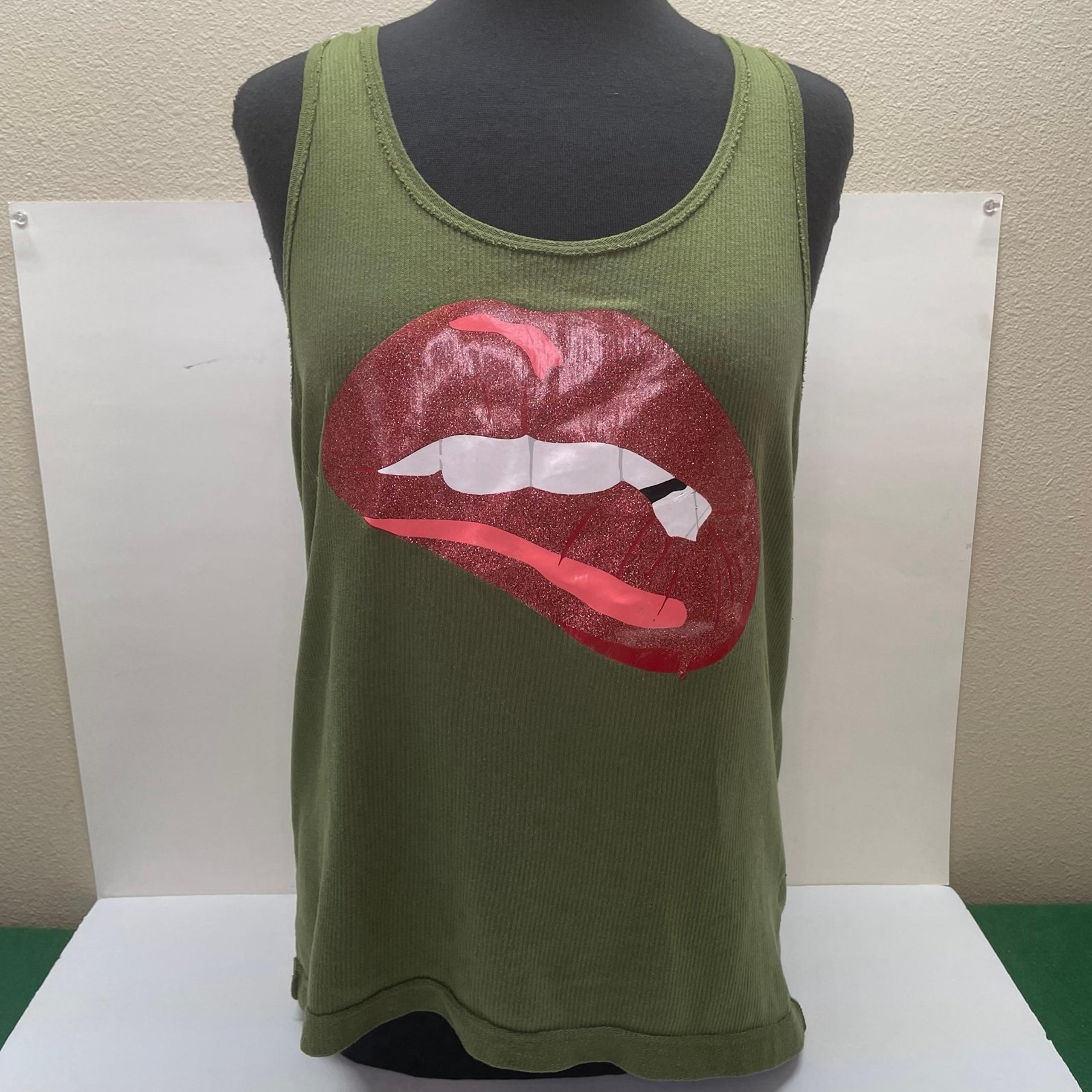 Zumba women’s athletic tank top size x-large - green w/ lips