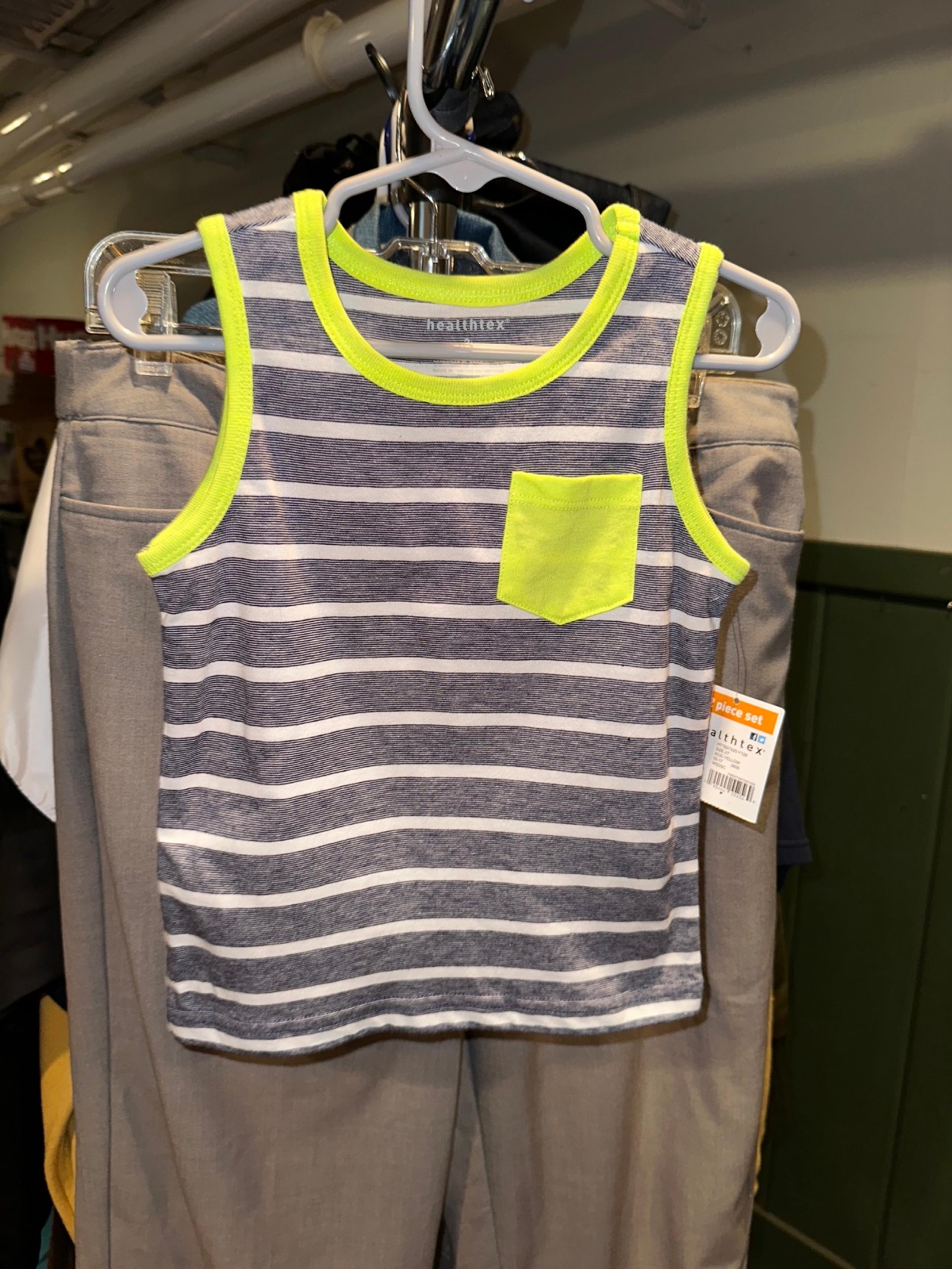 NWT Kids healthtex shirt size 2t