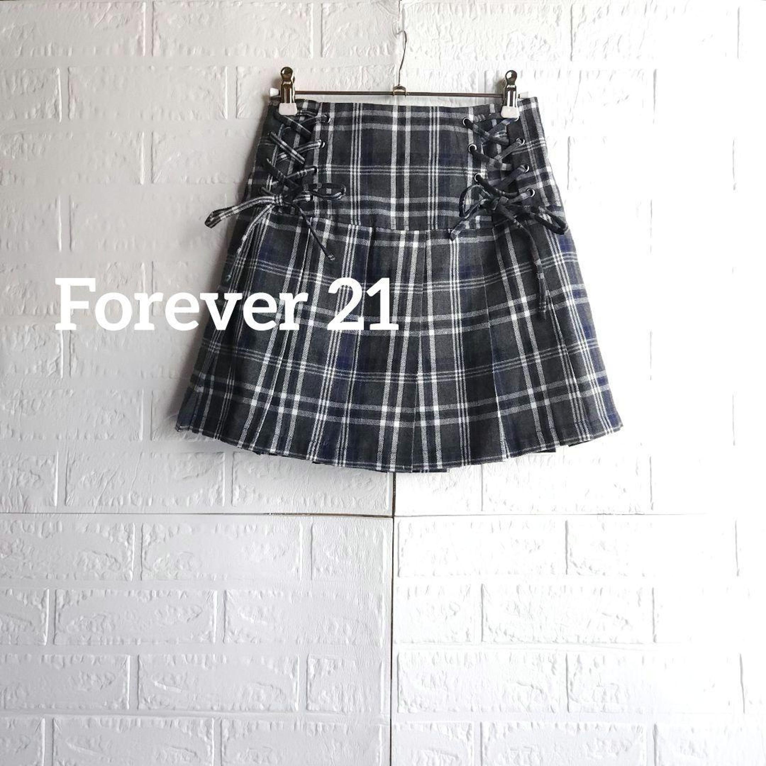 Forever 21 Gray Check Pleated Skirt