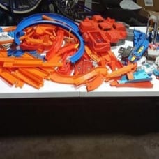 Hot wheels pieces lot