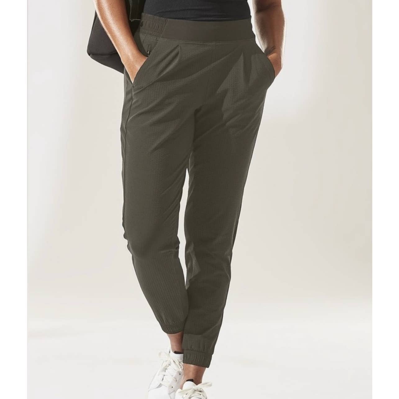 Athleta Textured Brooklyn Jogger Mid-Rise Athletic Pants Mountain Olive Green